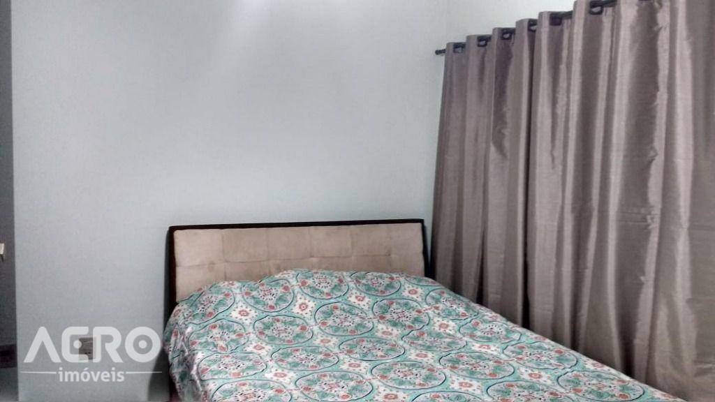 Casa, 3 quartos, 204 m² - Foto 2