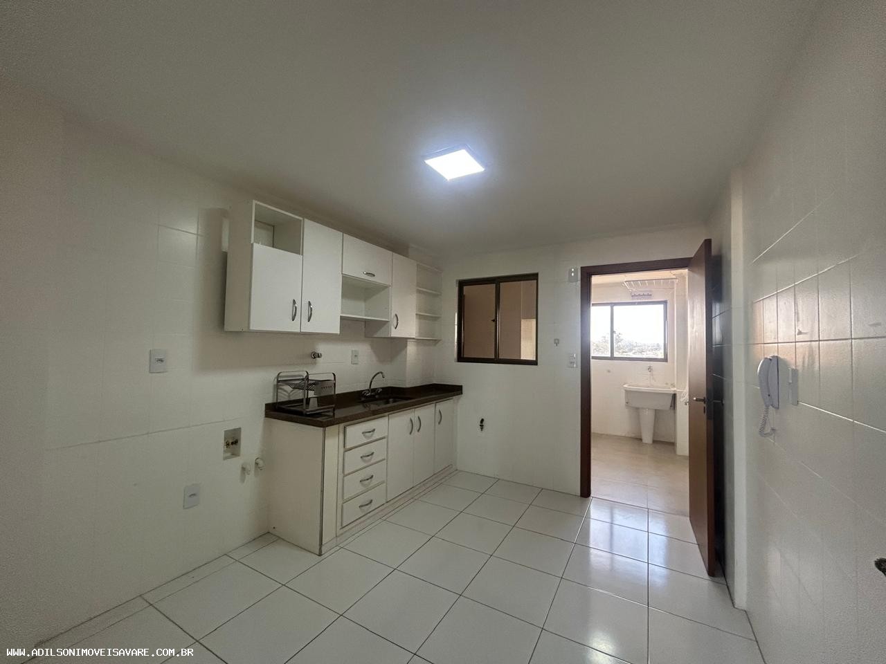 Apartamento à venda com 3 quartos, 118m² - Foto 2