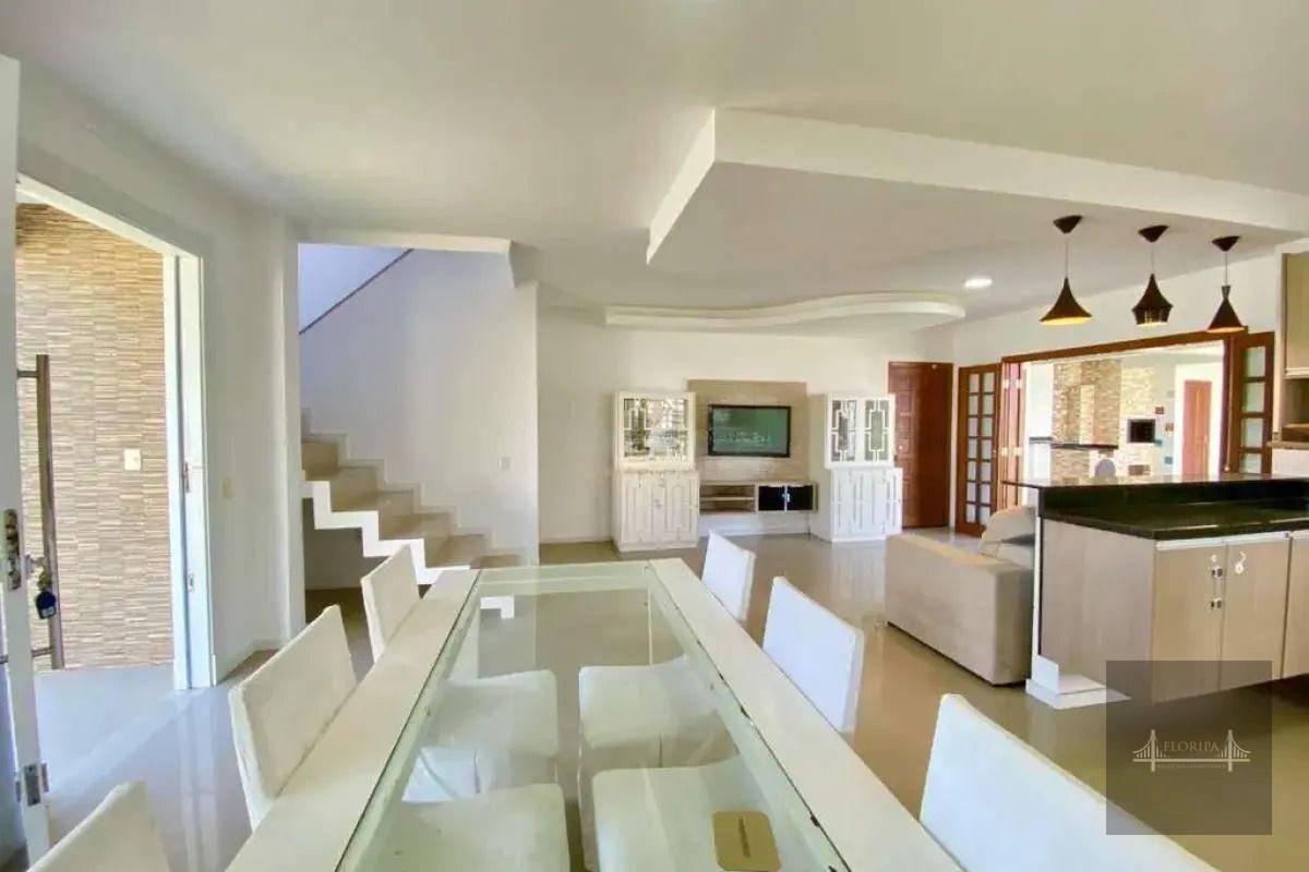 Casa de Condomínio à venda com 4 quartos, 385m² - Foto 4