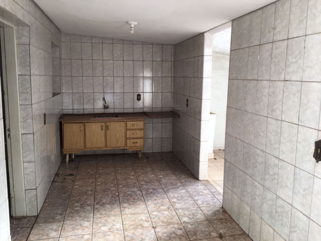 Casa à venda com 2 quartos, 300m² - Foto 7