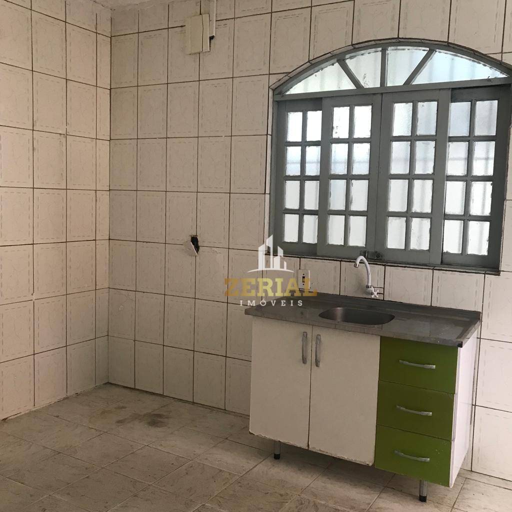 Sobrado à venda com 8 quartos, 240m² - Foto 4