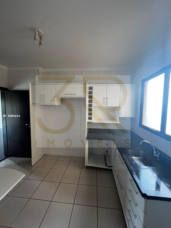 Apartamento para alugar com 3 quartos, 138m² - Foto 21