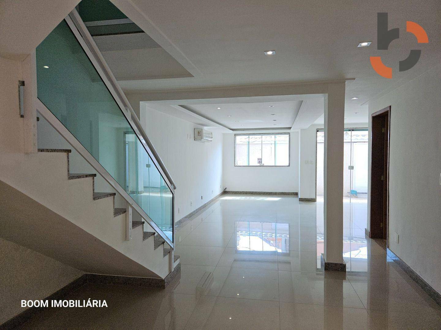 Casa à venda com 5 quartos, 218m² - Foto 12