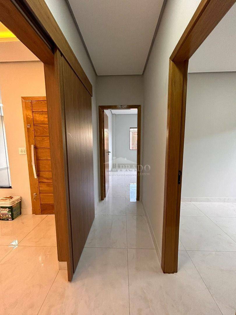 Casa à venda com 3 quartos, 164m² - Foto 8