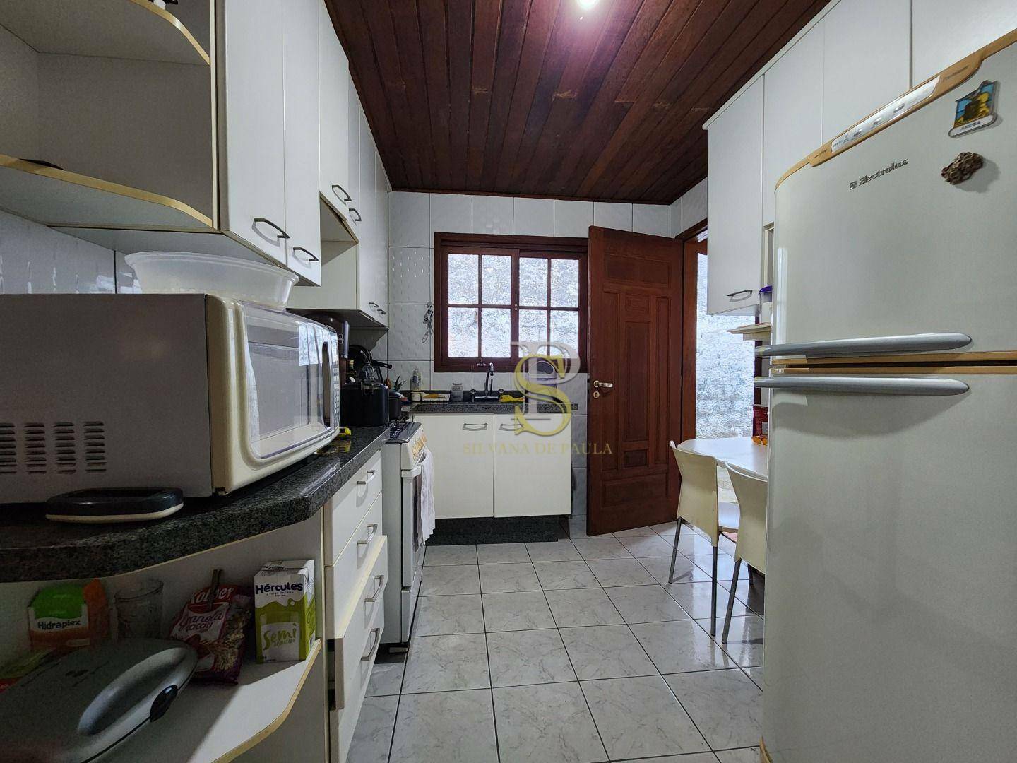 Casa de Condomínio à venda com 6 quartos, 222m² - Foto 29