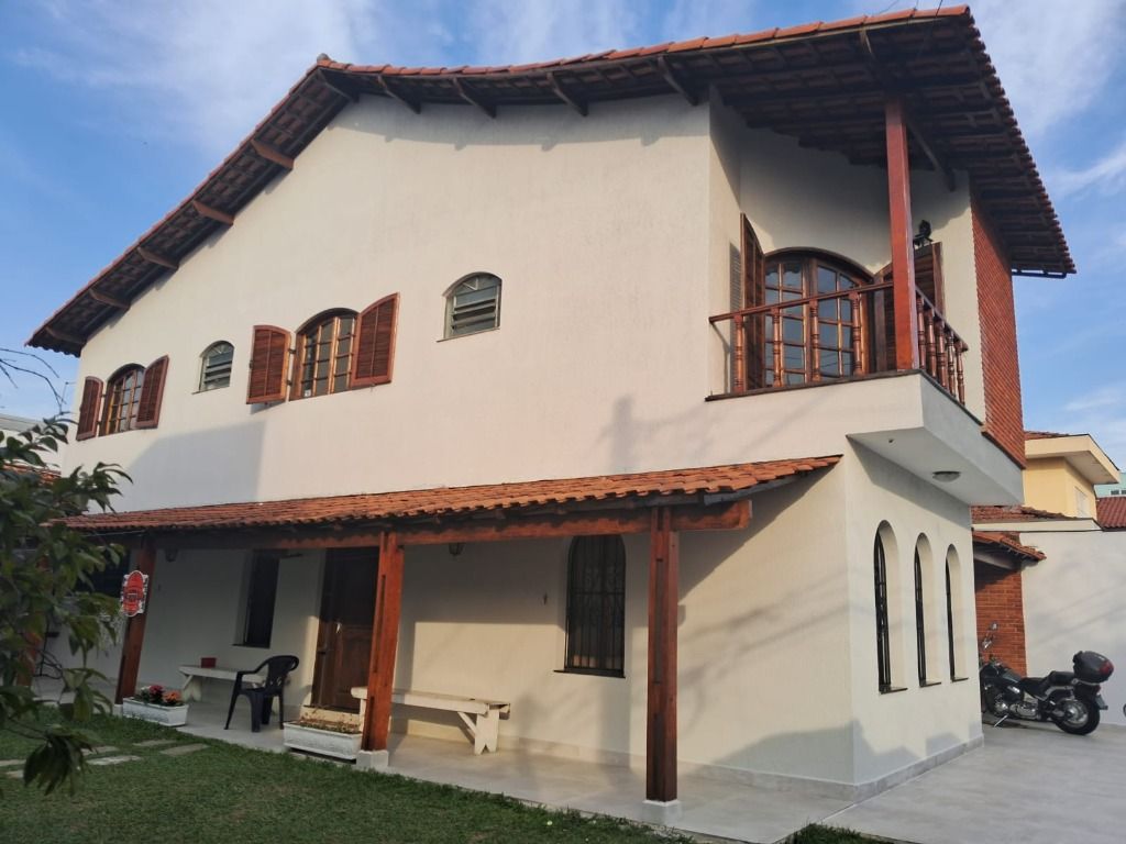 Sobrado à venda com 5 quartos, 290m² - Foto 1