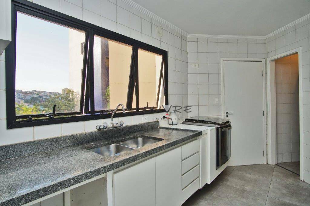 Apartamento à venda com 3 quartos, 138m² - Foto 19