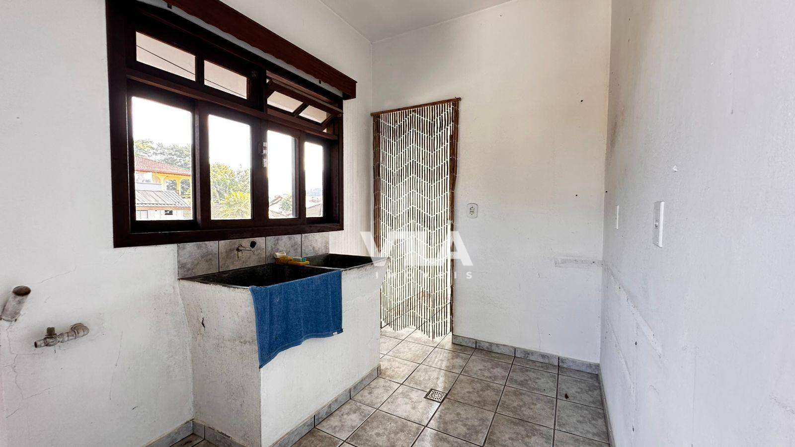 Casa à venda com 6 quartos, 305m² - Foto 14