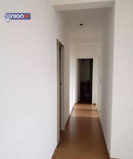 Apartamento à venda com 2 quartos, 75m² - Foto 4