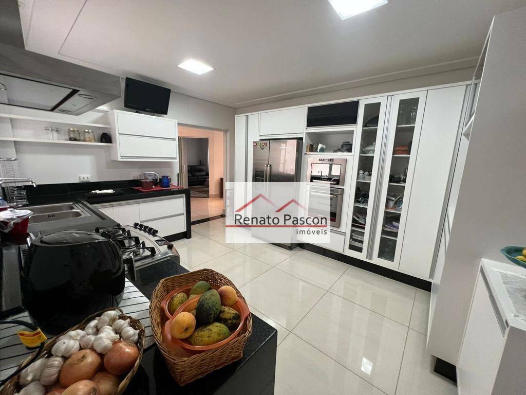 Casa à venda com 3 quartos, 334m² - Foto 12