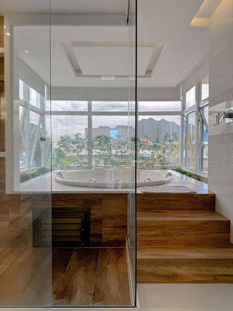 Casa de Condomínio à venda com 4 quartos, 350m² - Foto 14