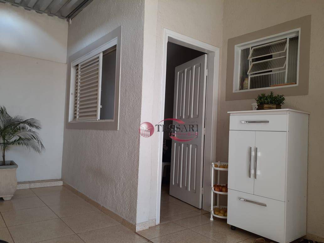 Casa à venda com 3 quartos, 242m² - Foto 19