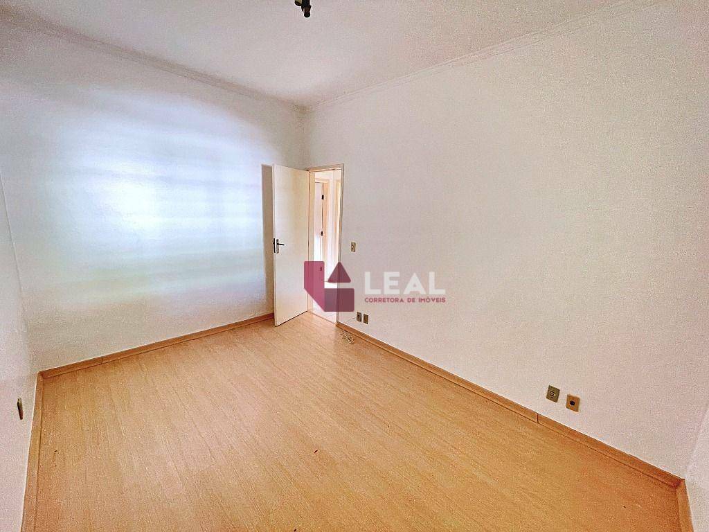 Casa à venda com 3 quartos, 223m² - Foto 19