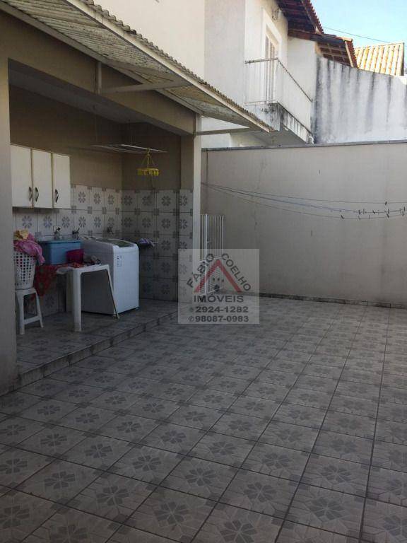 Sobrado à venda com 4 quartos, 200m² - Foto 3