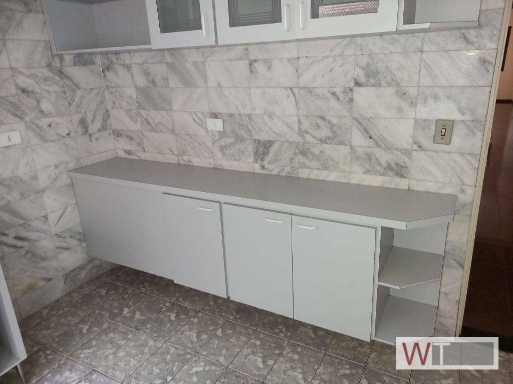 Casa para alugar com 2 quartos, 100m² - Foto 21