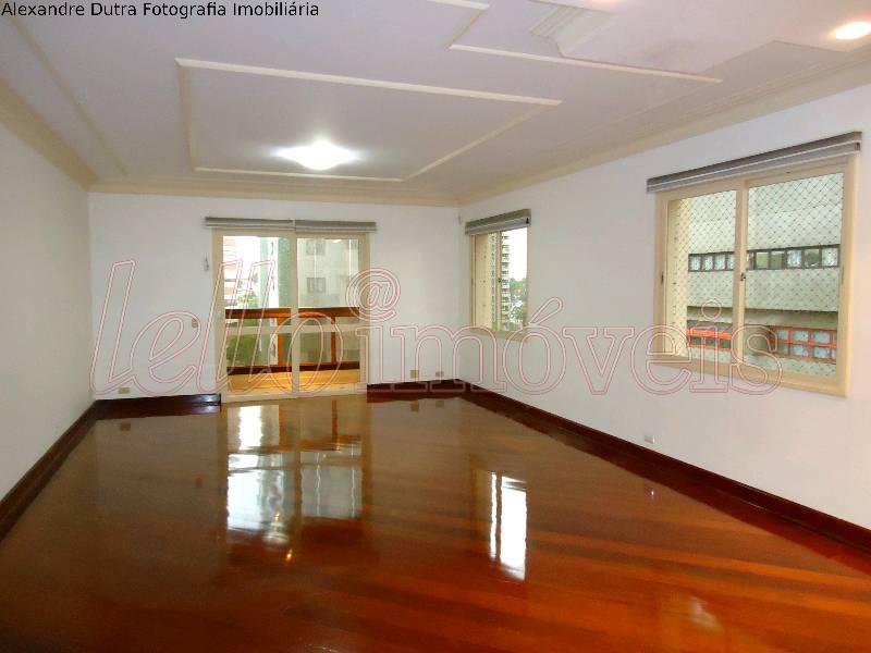 Apartamento para alugar com 3 quartos, 238m² - Foto 2