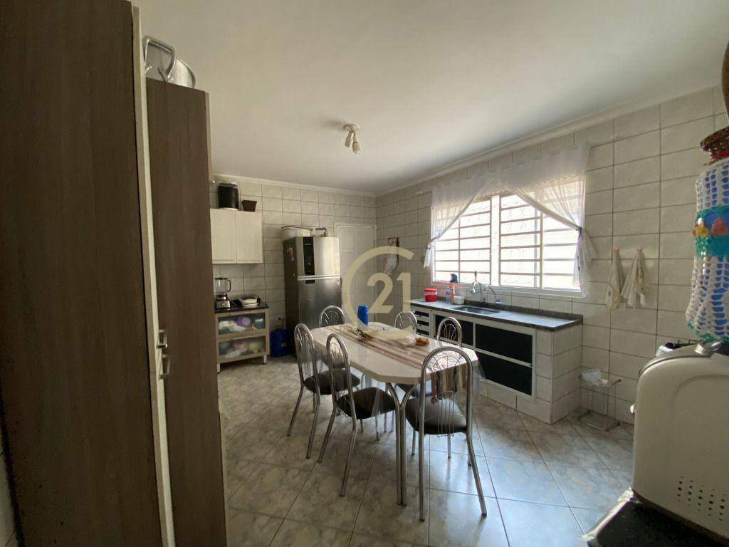 Casa à venda com 3 quartos, 203m² - Foto 9