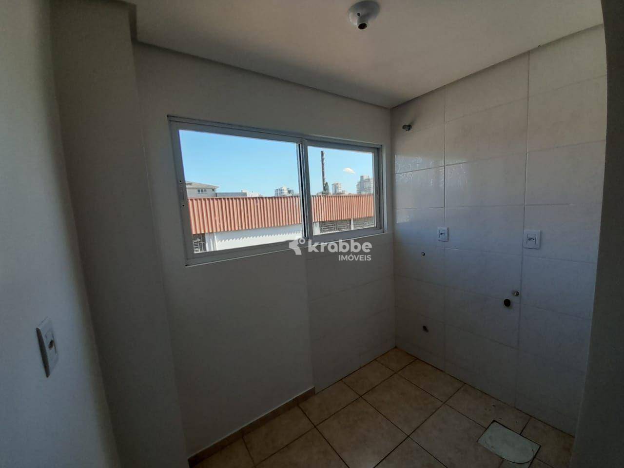 Apartamento para alugar com 2 quartos, 73m² - Foto 4
