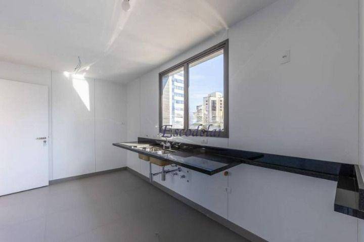 Apartamento à venda com 3 quartos, 193m² - Foto 18