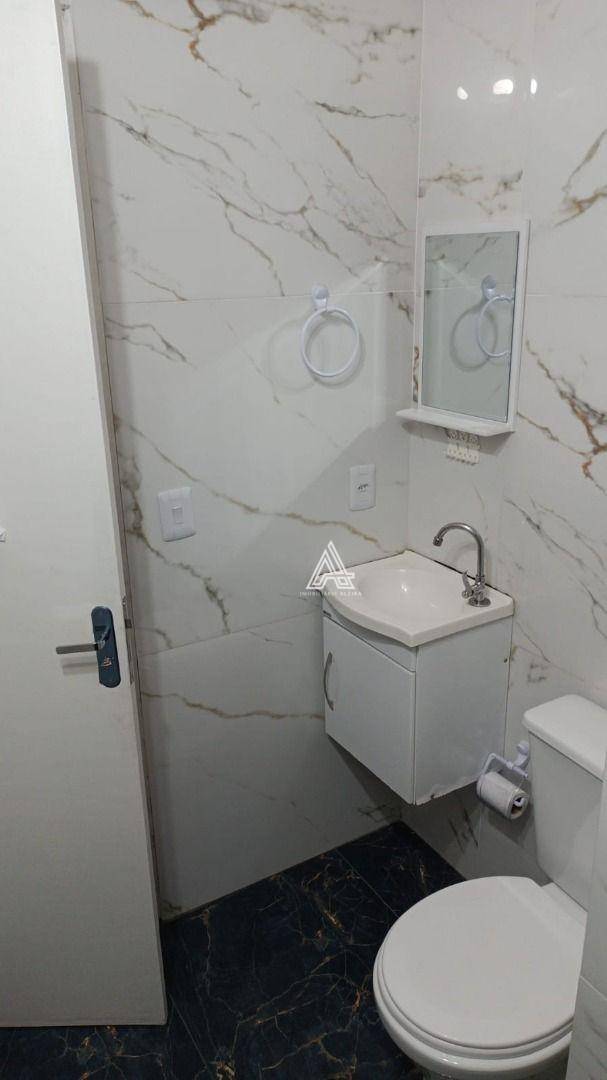 Sobrado à venda com 2 quartos, 70m² - Foto 2