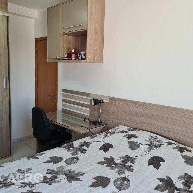 Apartamento à venda com 2 quartos, 66m² - Foto 4