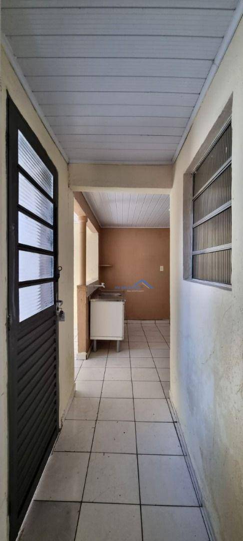 Casa à venda com 5 quartos, 200m² - Foto 27