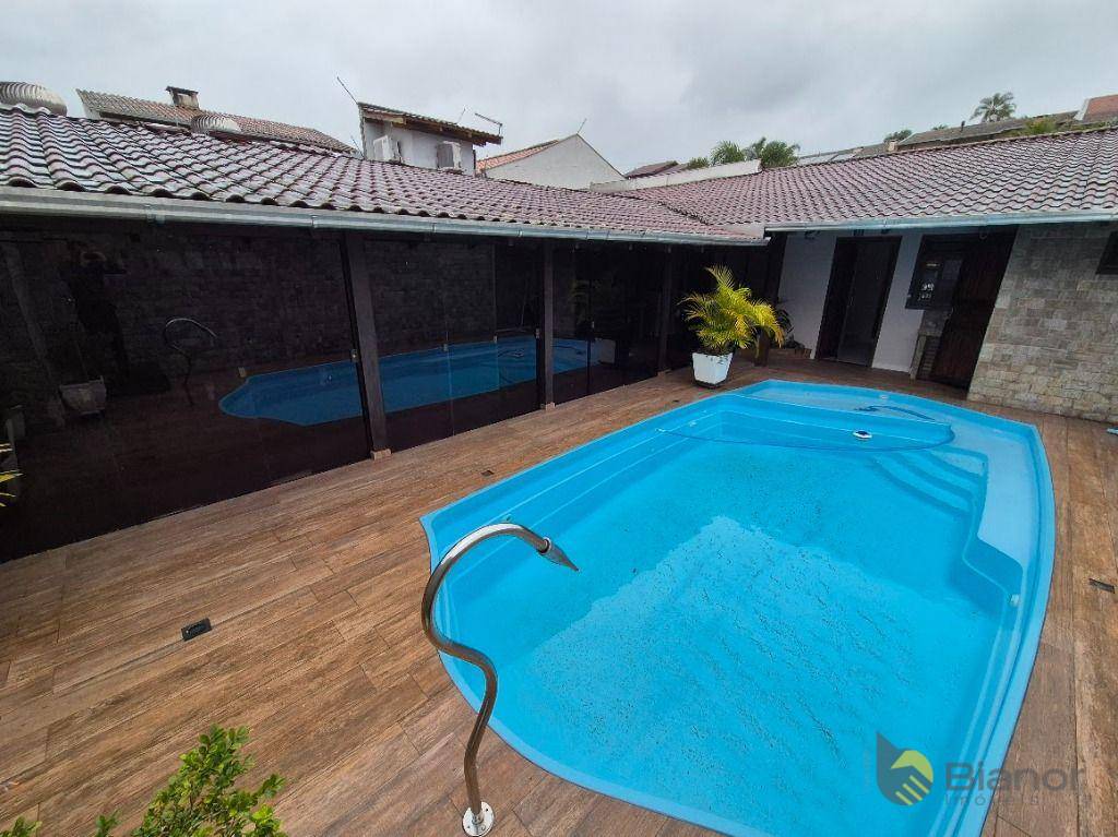 Casa, 3 quartos, 290 m² - Foto 2