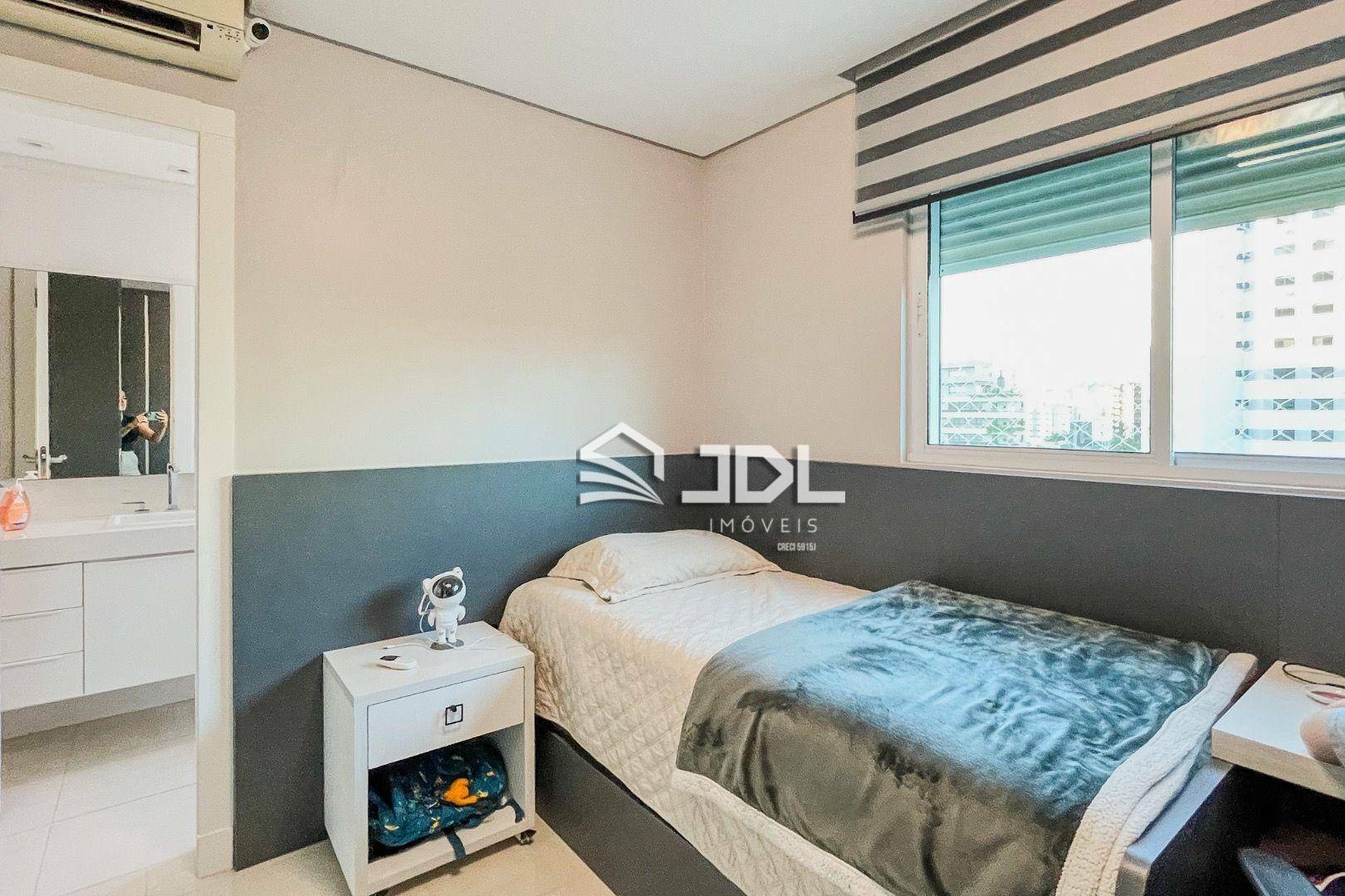 Apartamento à venda com 3 quartos, 149m² - Foto 10