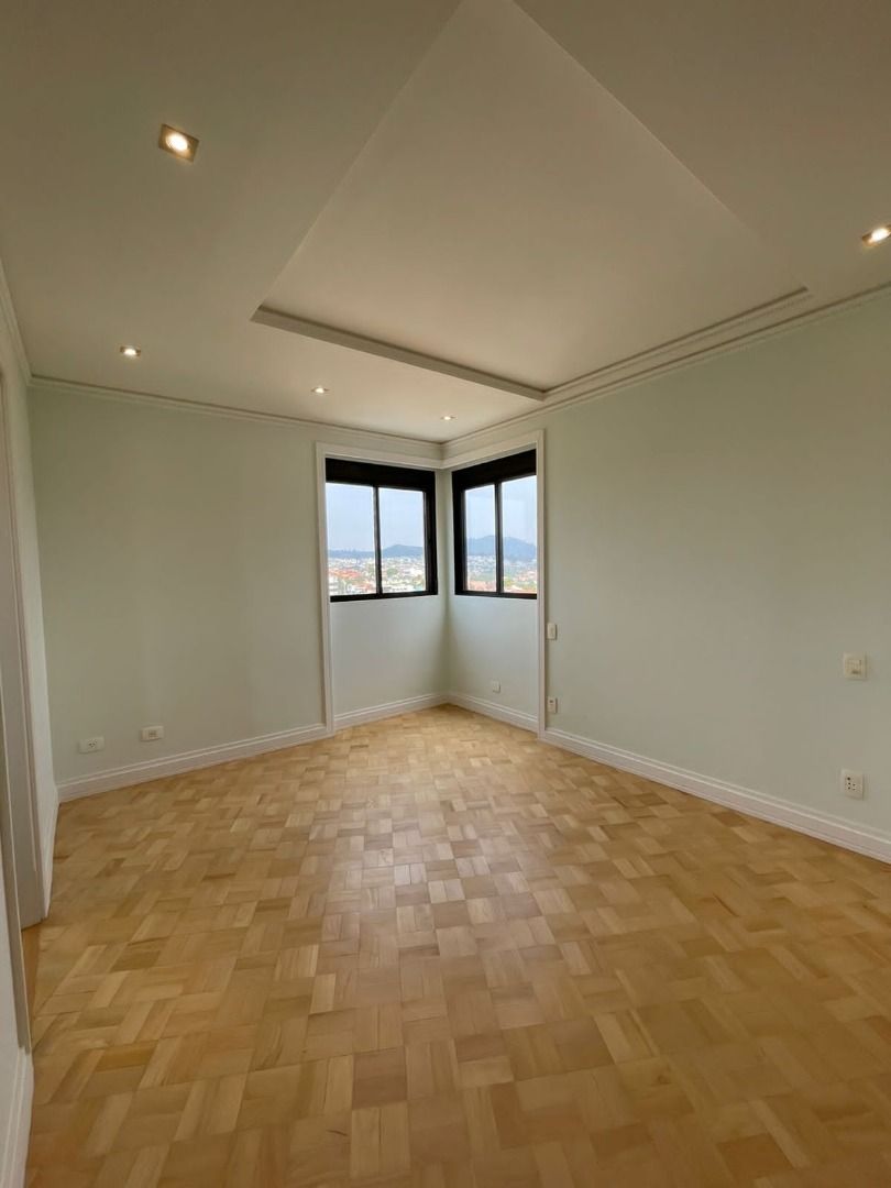 Apartamento à venda com 3 quartos, 115m² - Foto 8