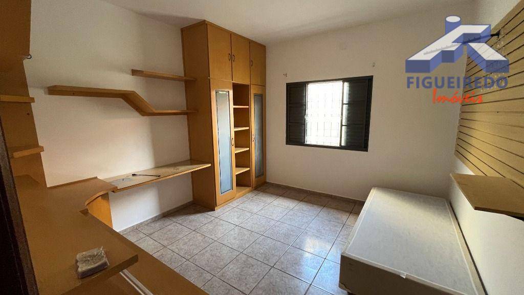 Casa à venda com 3 quartos, 300m² - Foto 35