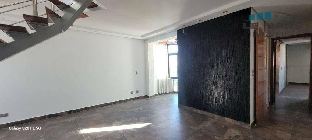 Apartamento à venda com 2 quartos, 200m² - Foto 1