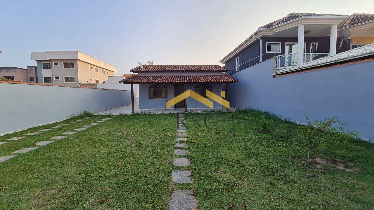 Casa à venda com 2 quartos, 80m² - Foto 1