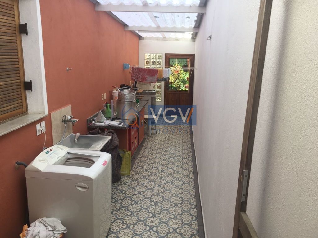 Casa à venda e aluguel com 5 quartos, 300m² - Foto 15