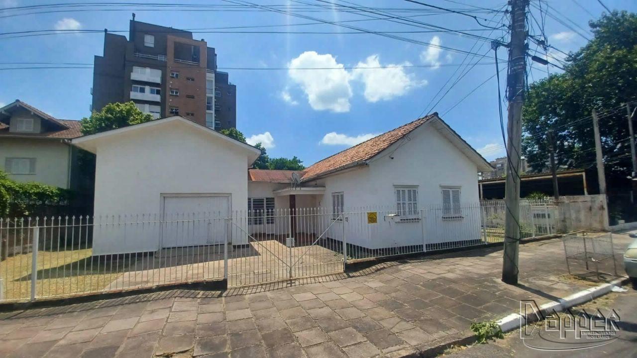 Casa à venda com 3 quartos, 148m² - Foto 1