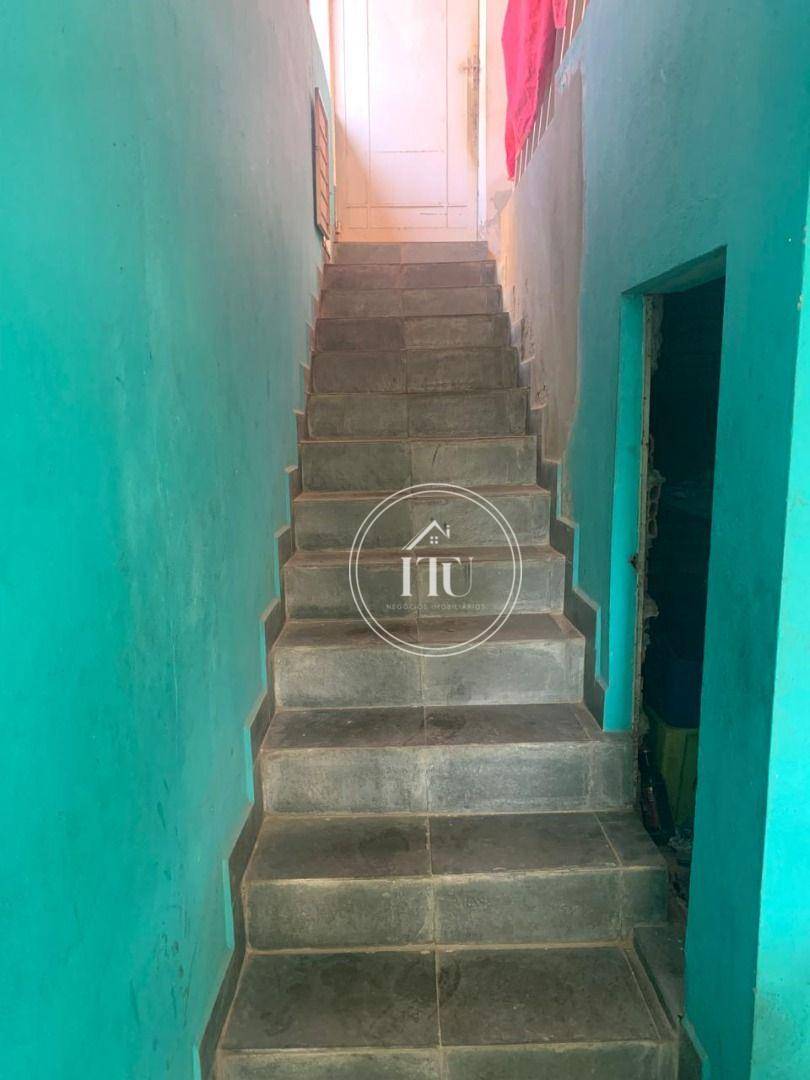 Casa à venda com 2 quartos, 200m² - Foto 4