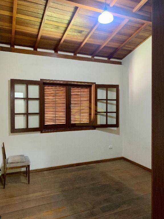 Casa para alugar com 2 quartos, 180m² - Foto 13