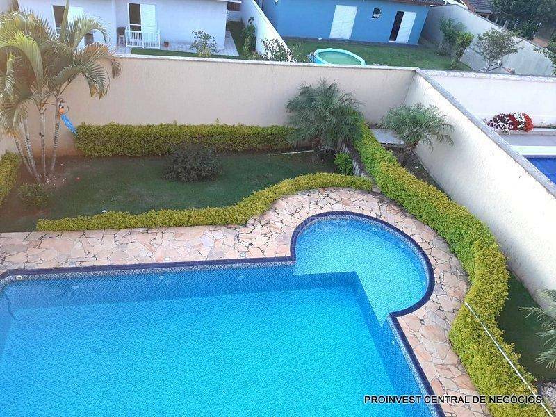 Casa de Condomínio à venda com 4 quartos, 320m² - Foto 3