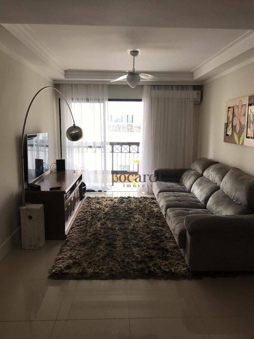 Apartamento à venda com 3 quartos, 130m² - Foto 2