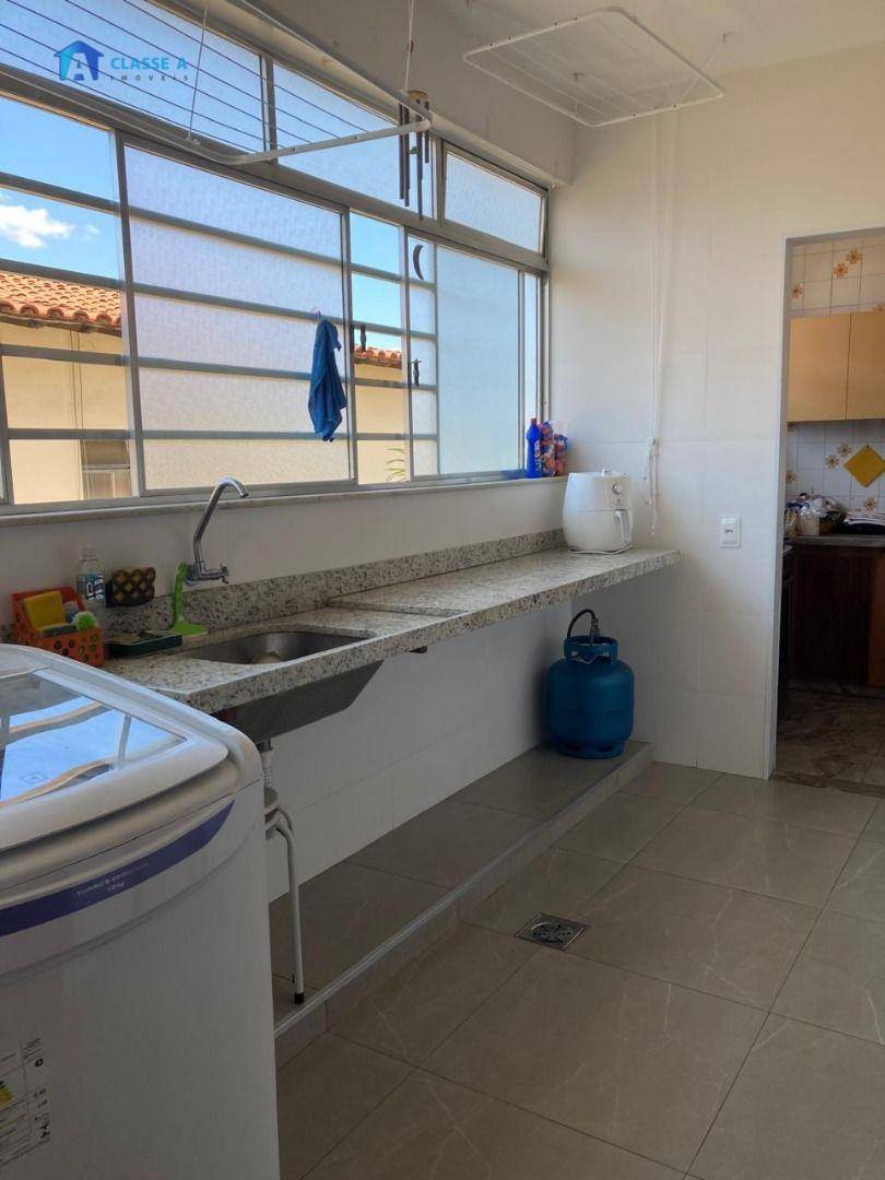 Apartamento à venda com 3 quartos, 140m² - Foto 4