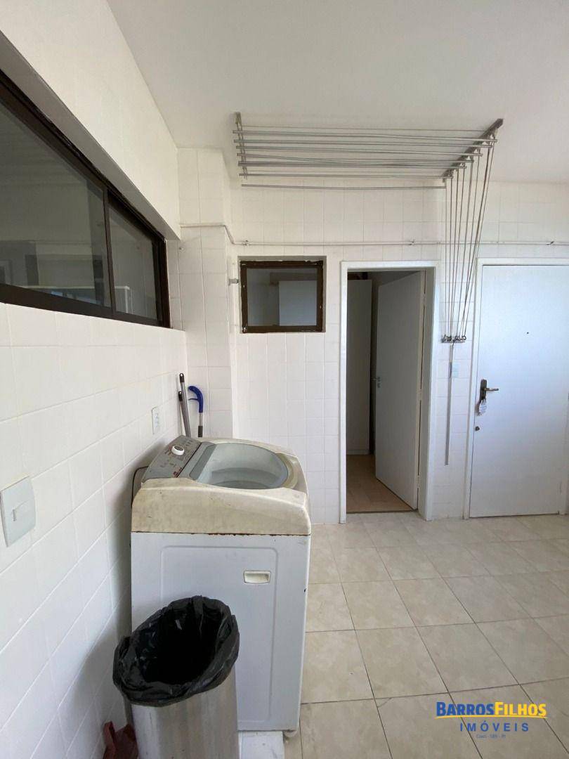 Apartamento para alugar com 3 quartos, 212m² - Foto 11