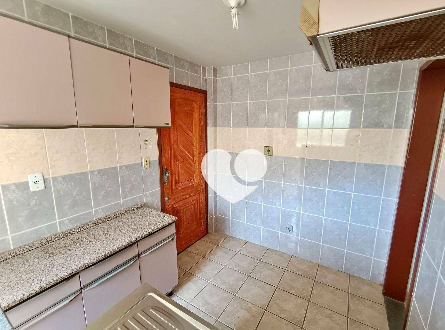 Apartamento à venda com 2 quartos, 70m² - Foto 14