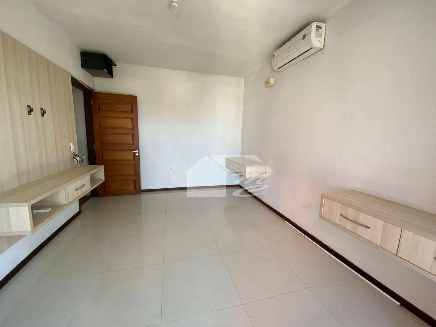 Casa à venda com 4 quartos, 250m² - Foto 11