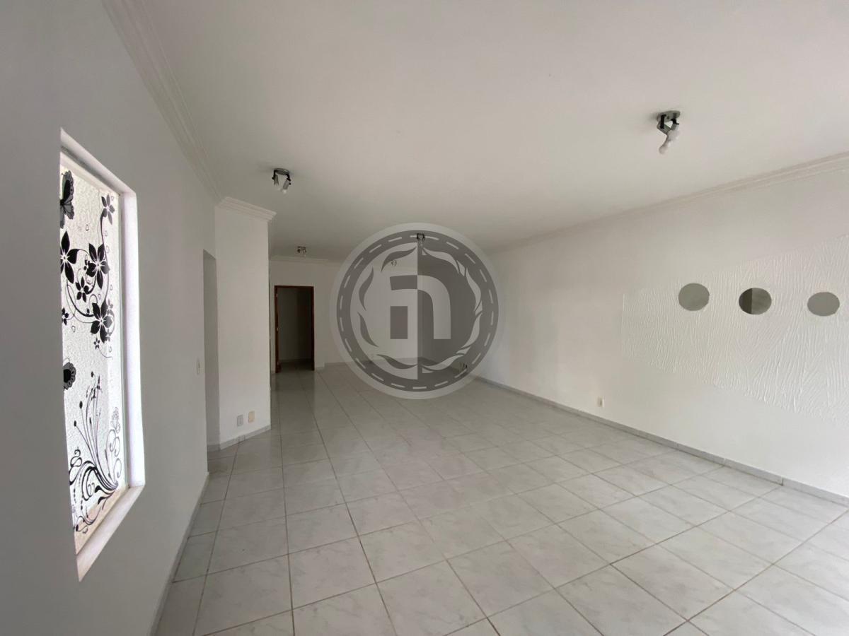 Casa de Condomínio para alugar com 3 quartos, 309m² - Foto 2