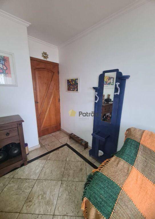 Apartamento à venda com 3 quartos, 70m² - Foto 4