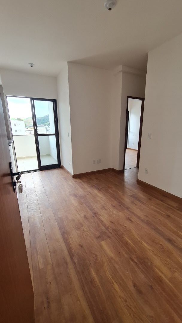 Apartamento à venda com 2 quartos, 70m² - Foto 4