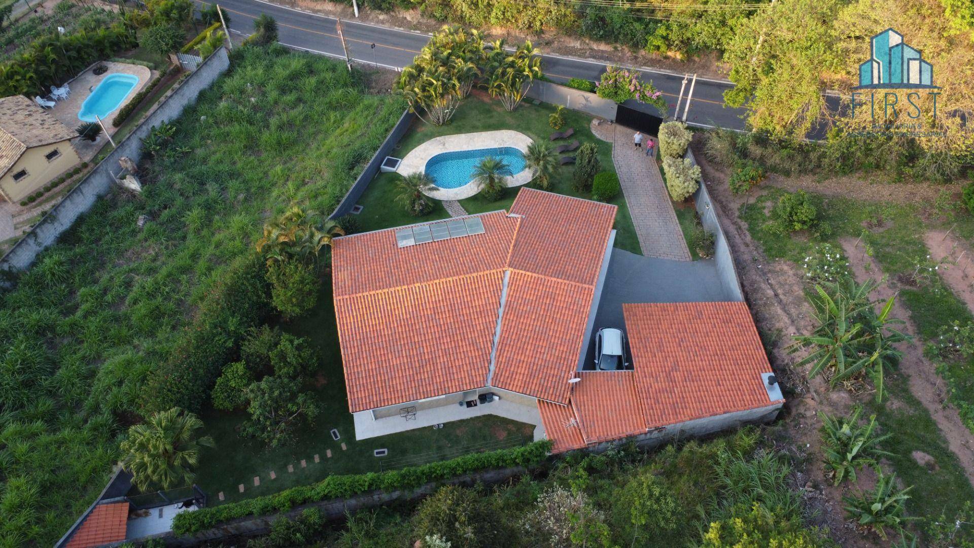 Chácara à venda com 4 quartos, 200m² - Foto 2