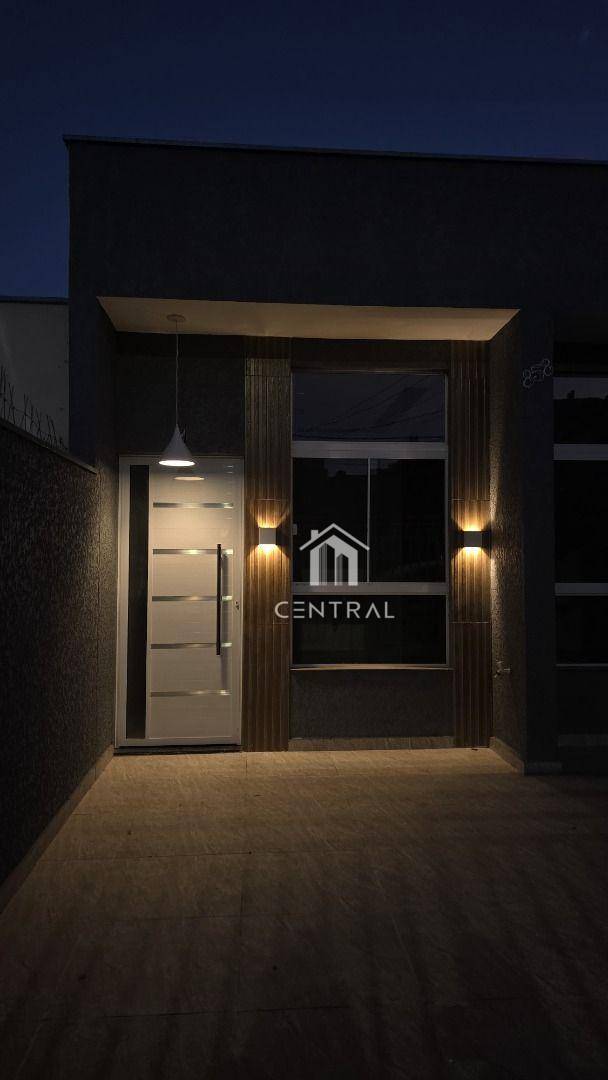 Casa à venda com 2 quartos, 70m² - Foto 2
