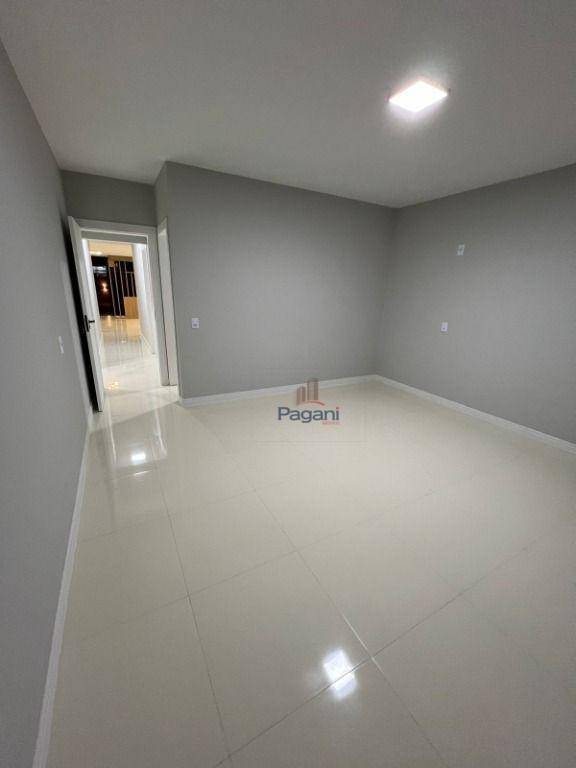 Casa à venda com 4 quartos, 310m² - Foto 15