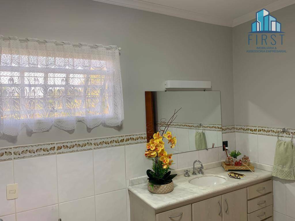 Chácara à venda com 4 quartos, 200m² - Foto 13