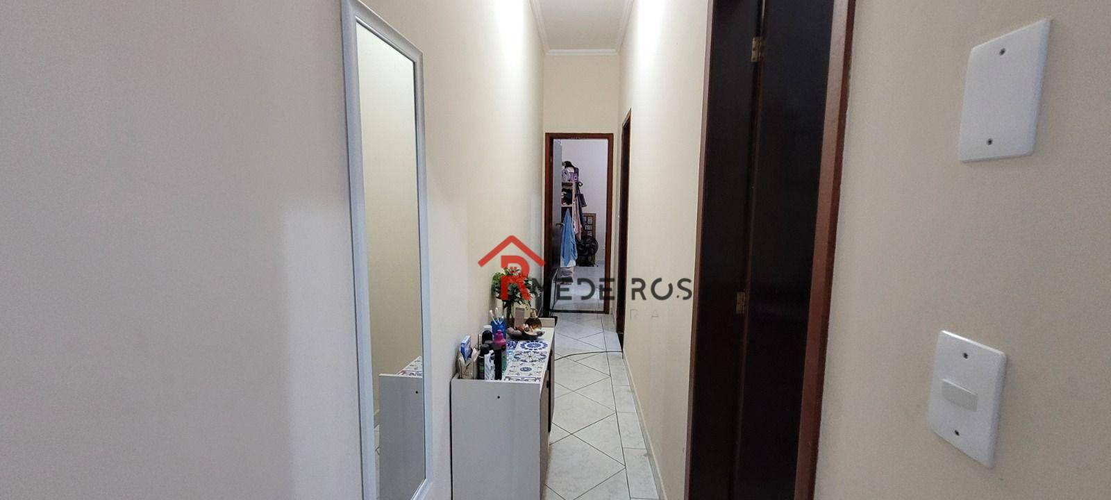 Casa à venda com 2 quartos, 70m² - Foto 10